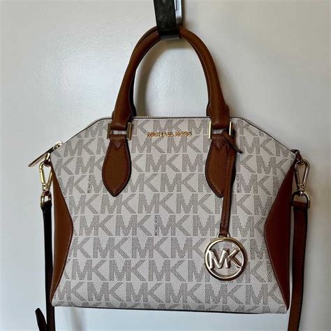 michael kors coraline medium logo messenger bag|Coraline Medium Logo Messenger Bag .